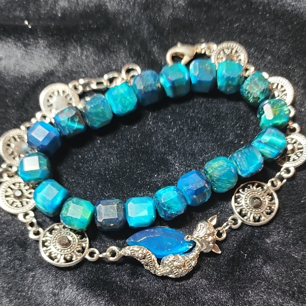 Elegant Blue Beaded Bracelet with Silver Accents